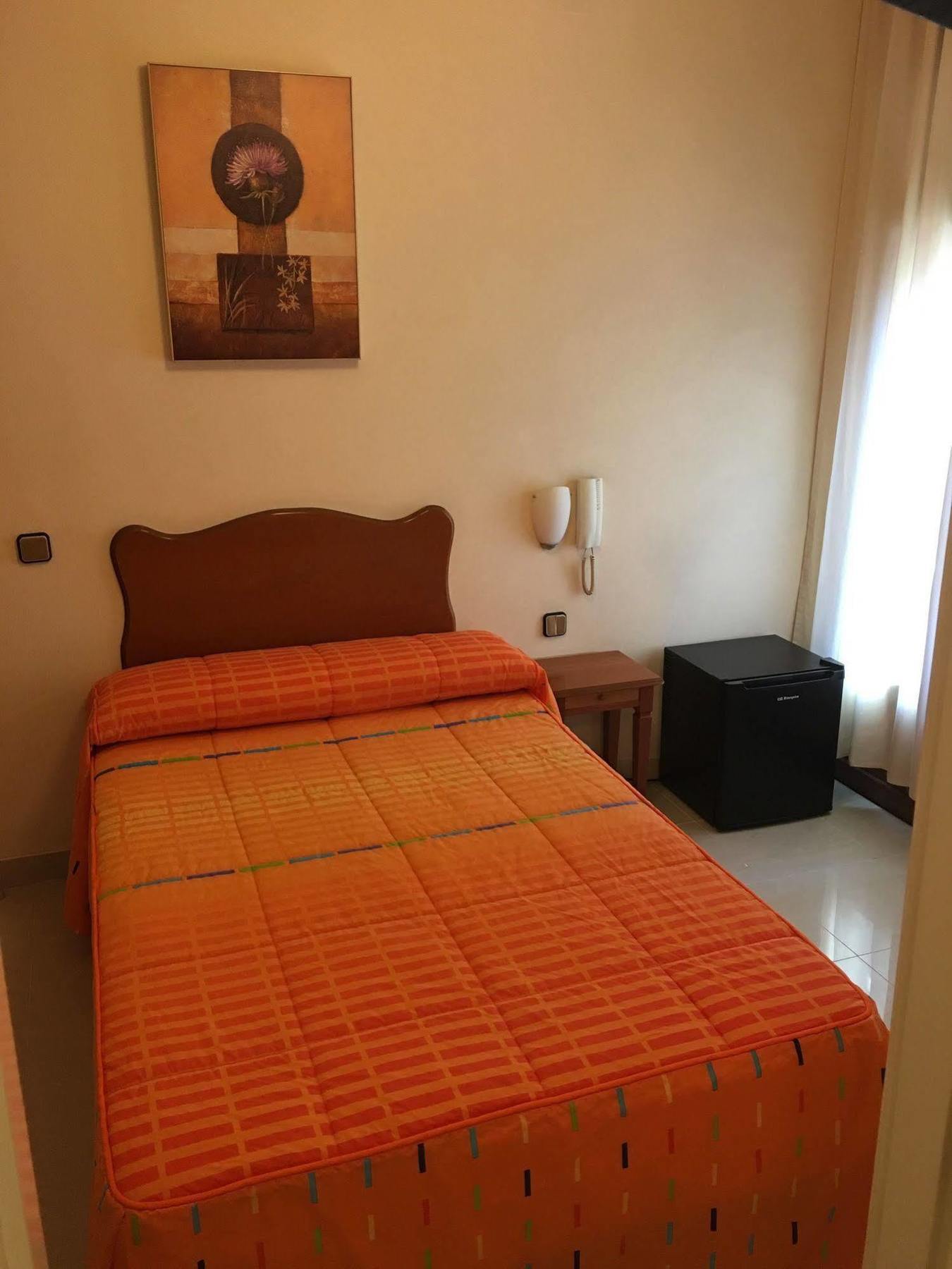 Hostal Cervantes Valdemoro Eksteriør billede