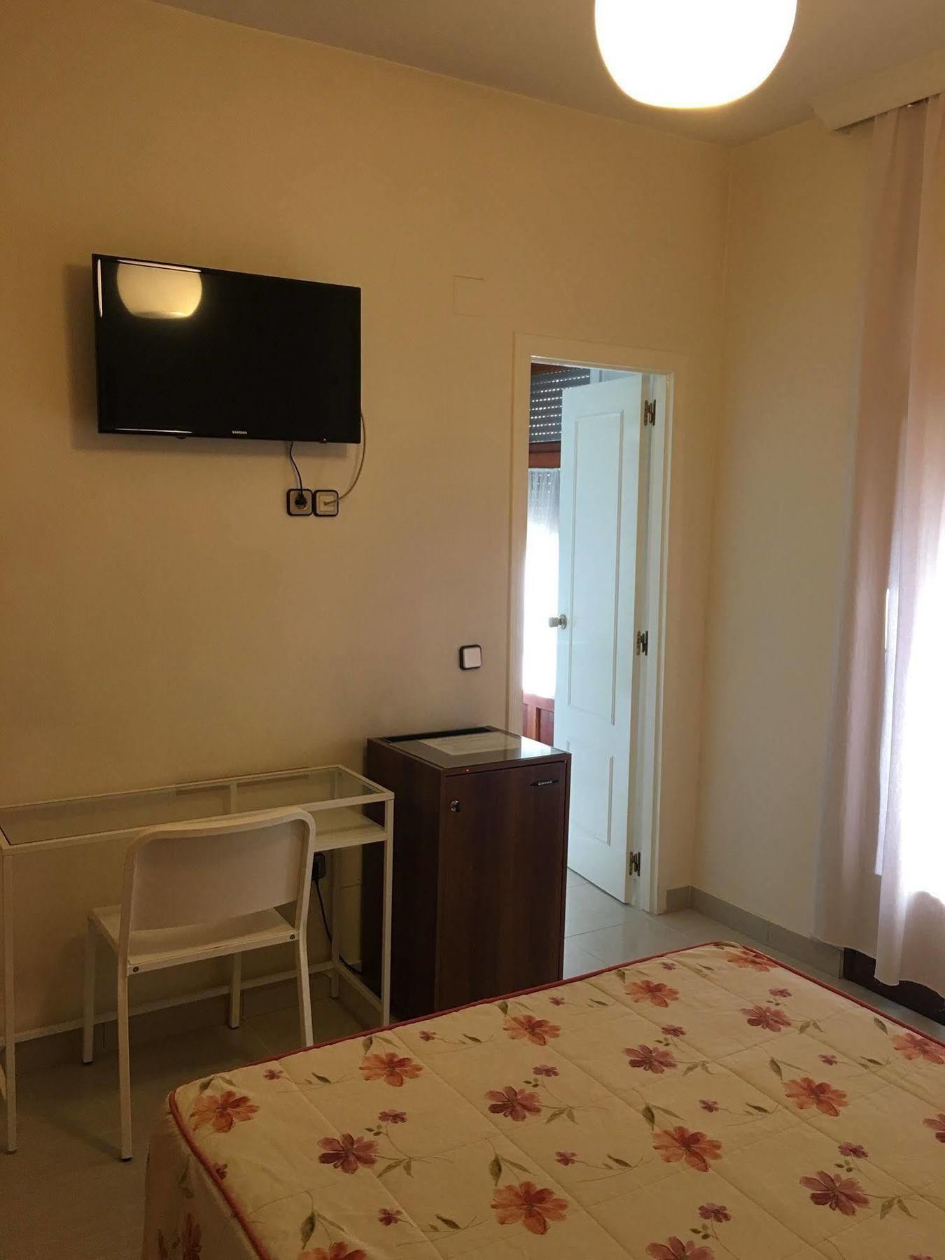 Hostal Cervantes Valdemoro Eksteriør billede